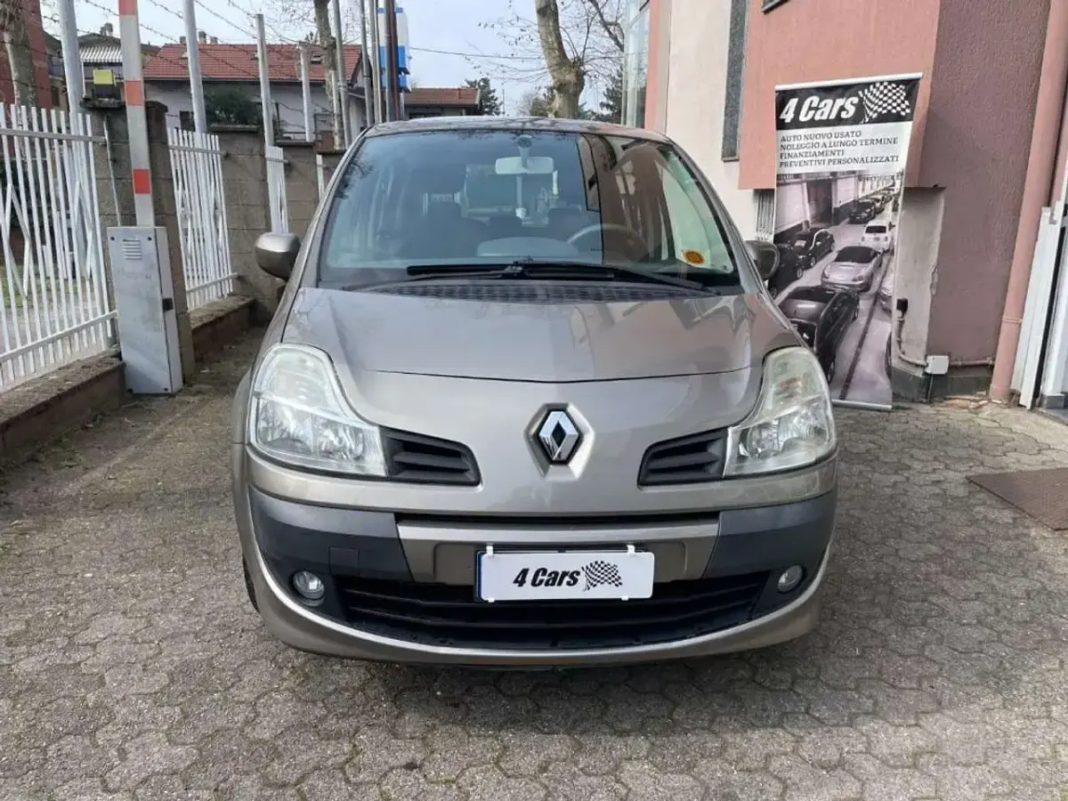 Usata Renault Modus Dynamique 101 CV (74 kW) 2010 Grigio Monovolume