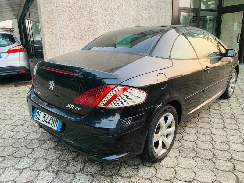 Usata Peugeot 307 CC 108 CV (79 kW) 2007 Nero Cabrio