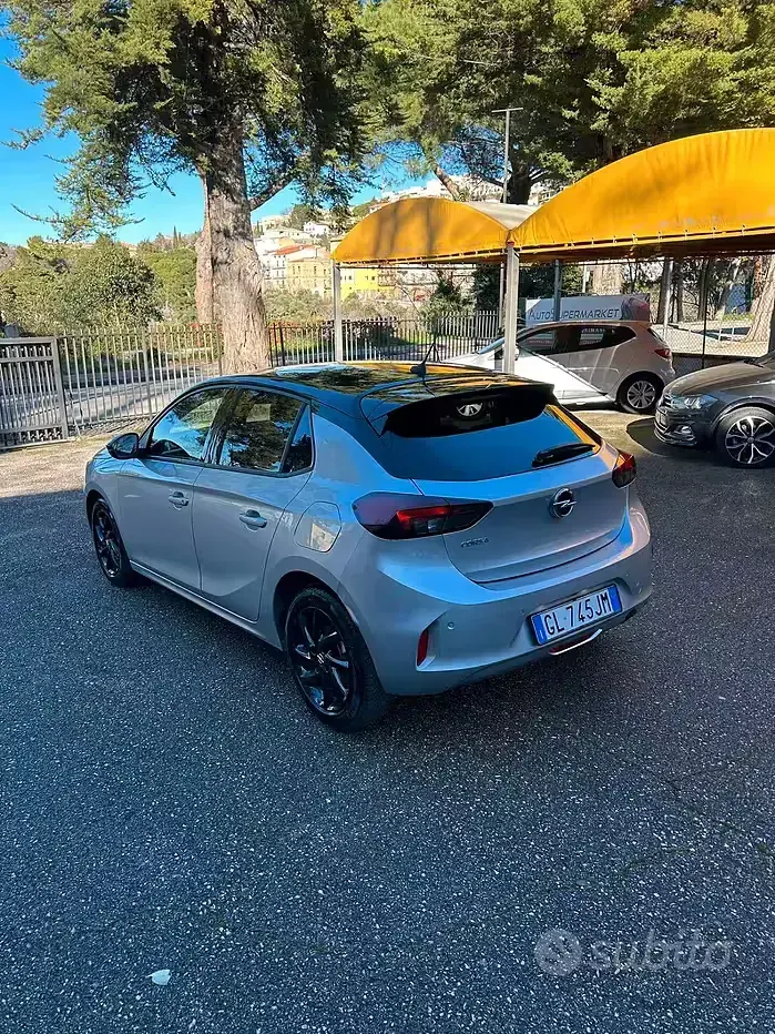 Usata Opel Corsa GS Line 102 CV (75 kW) 2022 Grigio Utilitaria