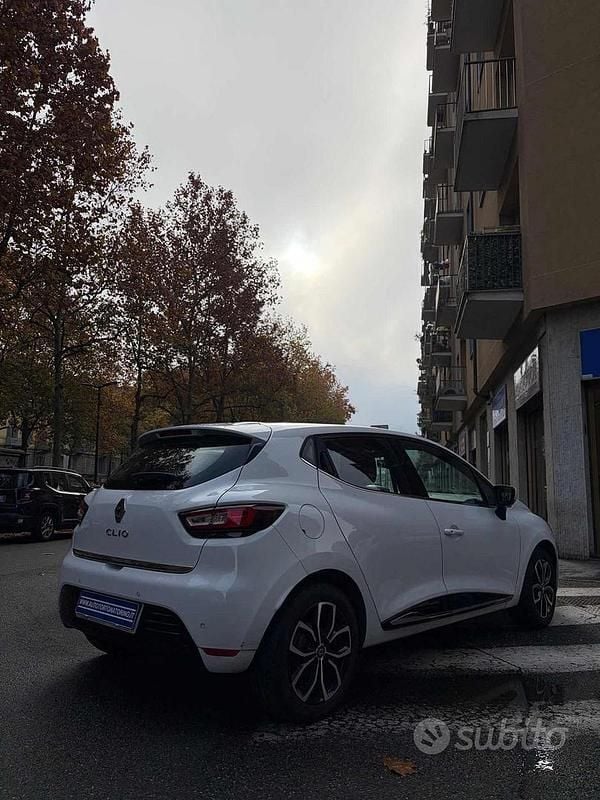 Second-hand Renault Clio IV Life 90 CP (66 kW) 2018 Alb Berlinǎ