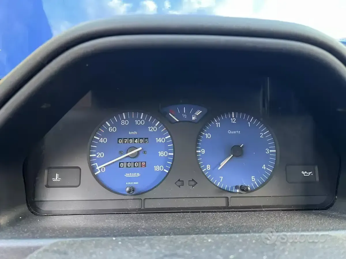 Usata Peugeot 106 57 CV (41 kW) 1998 Bluazzurro Utilitaria