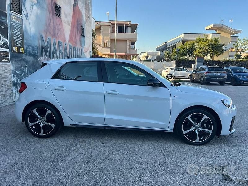 Usado Audi A1 116 CV (85 kW) 2019 Blanco SUV