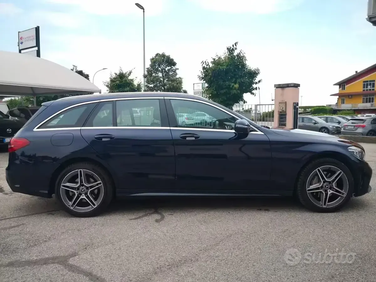 Usata Mercedes C220 Premium 194 CV (142 kW) 2019 Blu Station wagon