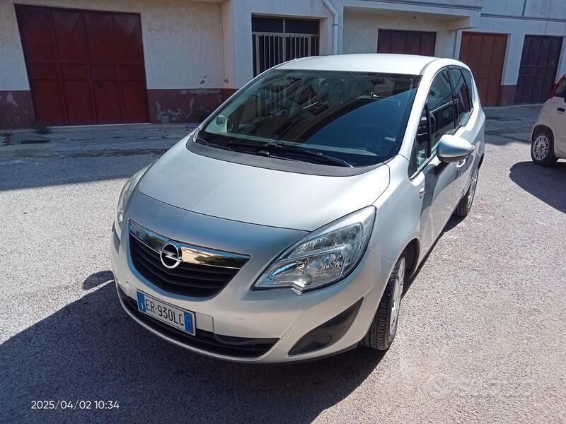 Grigio Usata 2013 Opel Meriva Monovolume | 5000 € - Immagine 1/4