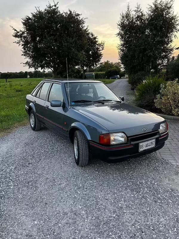Usata Ford Escort 60 CV (44 kW) 1988 Utilitaria