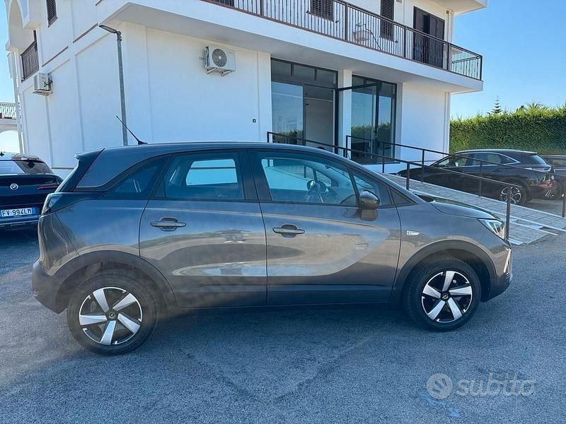 Usata Opel Crossland X Edition 110 CV (80 kW) 2024 Grigio SUV