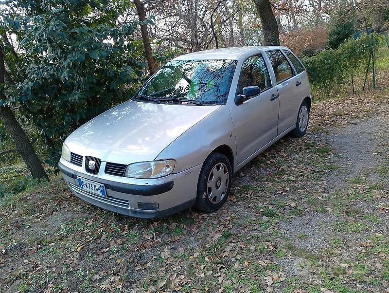 Usata Seat Ibiza 2001 Grigio Berlina