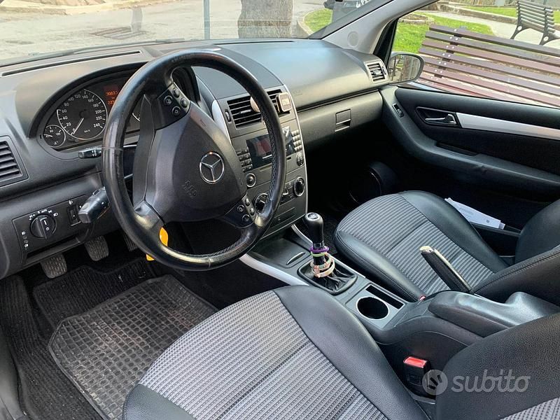 Usata Mercedes A180 Avantgarde 110 CV (80 kW) 2006 Grigio Berlina