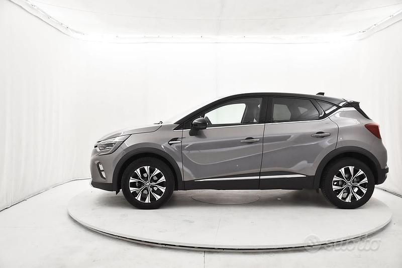 Usata Renault Captur Techno 91 CV (66 kW) 2024 Gris kng + noir gne SUV