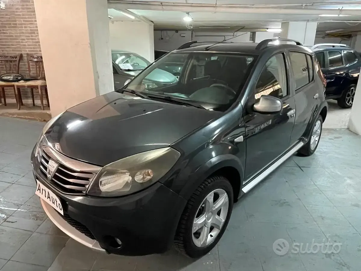 Usata Dacia Sandero 95 CV (69 kW) 2011 Nero Utilitaria