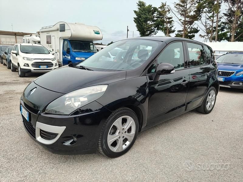 Usata Renault Scénic III XMOD 110 CV (80 kW) 2012 Nero Monovolume