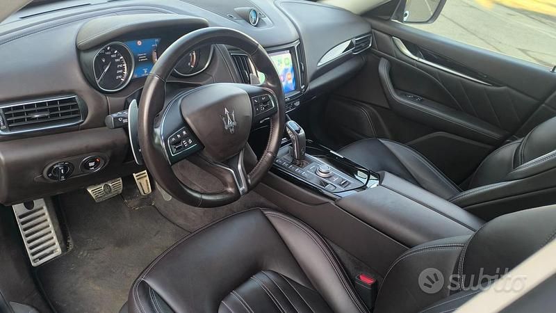 Usata Maserati Levante GranLusso 275 CV (202 kW) 2020 Blu SUV