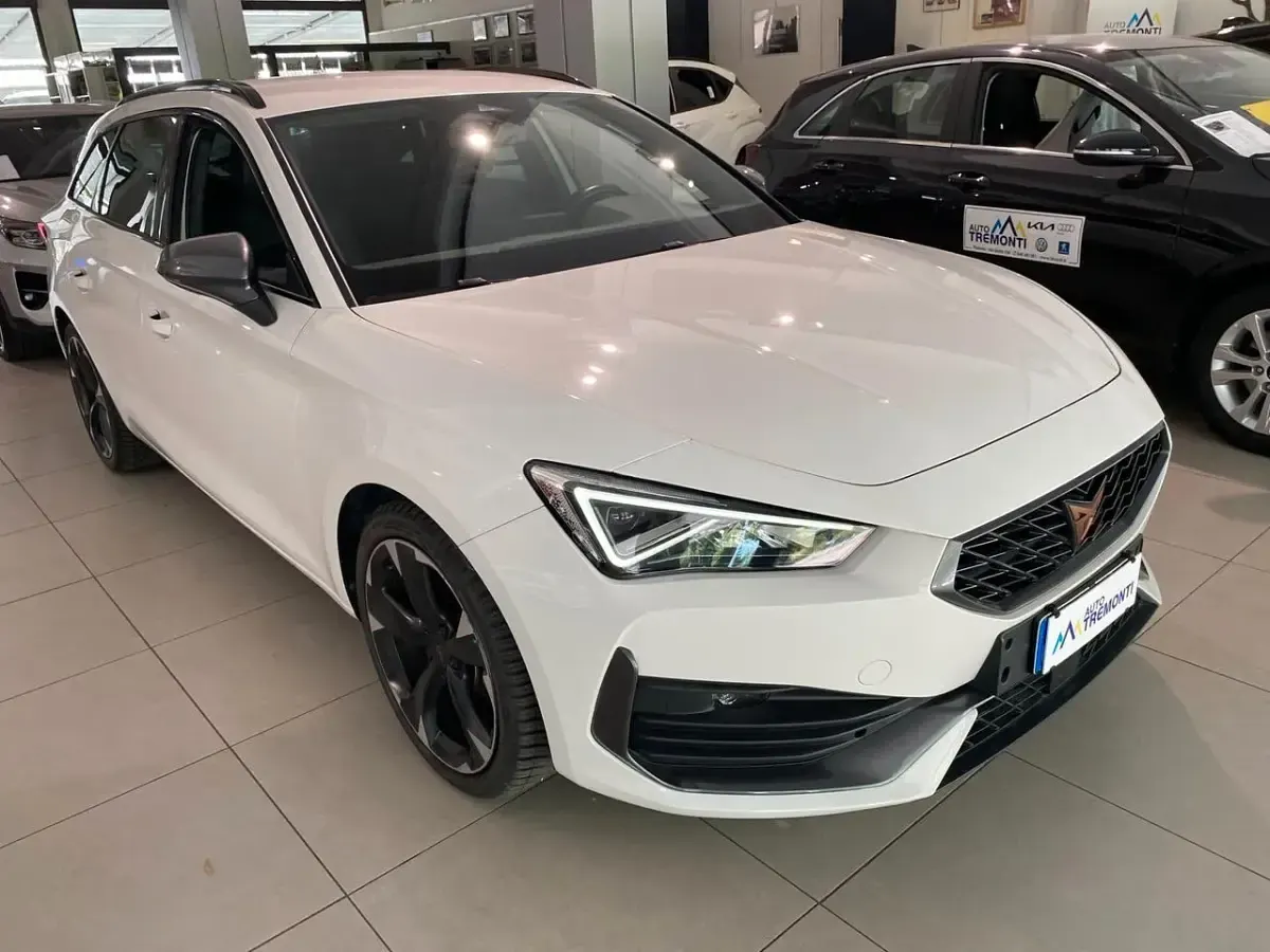 Usata Cupra Leon 150 CV (110 kW) 2024 Bianco Station wagon