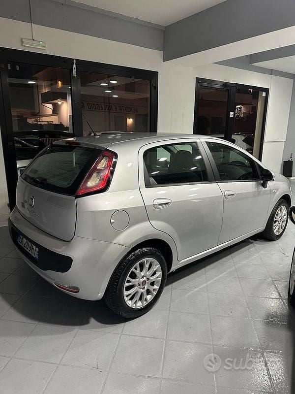 Usata Fiat Punto Evo Dynamic 69 CV (50 kW) 2012 Grigio Utilitaria
