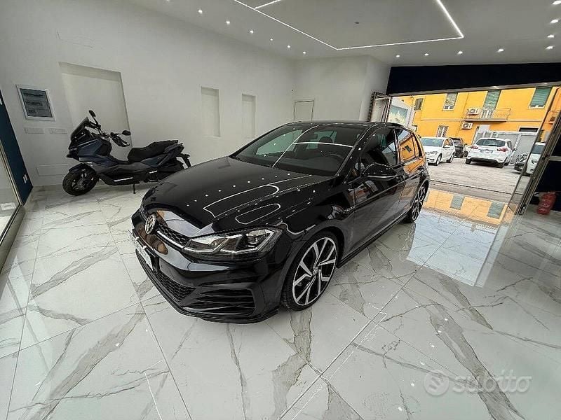 Nero Usata 2018 VW Golf VII GTD Tre volumi | 15.999 € (Buon prezzo) - Immagine 1/4