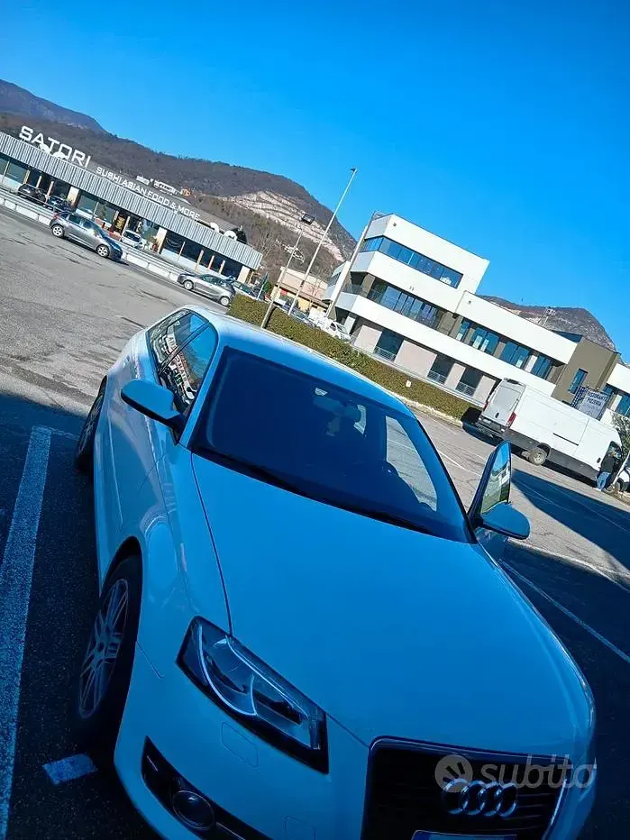 Usata Audi A3 Sportback 105 CV (77 kW) 2011 Bianco Utilitaria