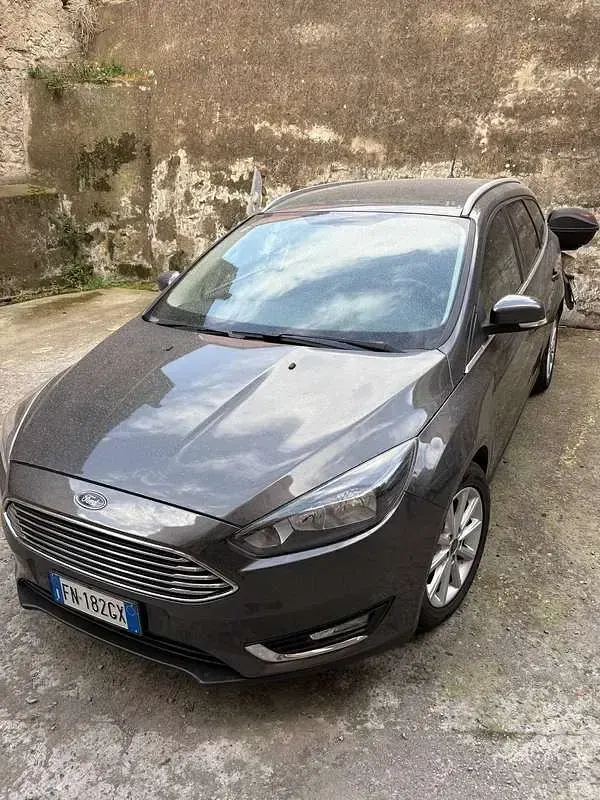 Usata Ford Focus Business Edition 120 CV (88 kW) 2018 Grigio Station wagon