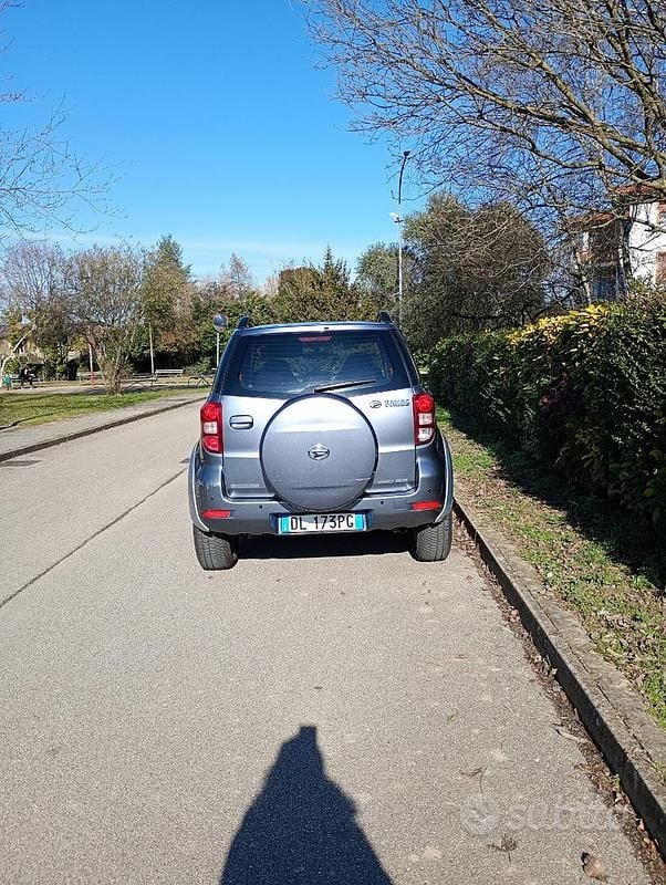 Usata Daihatsu Terios 105 CV (77 kW) 2008 Grigio SUV