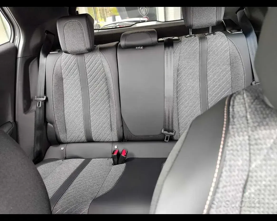 Neu Peugeot 2008 Allure 130 PS (95 kW) 2025 Weiß SUV