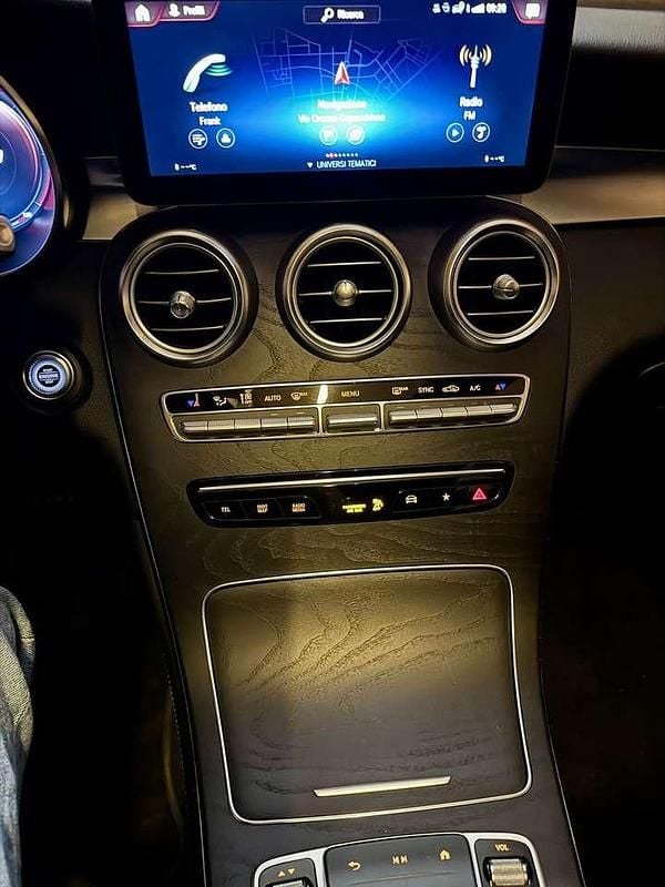 Usata Mercedes GLC300 Premium 245 CV (180 kW) 2019 Grigio scuro Coupé