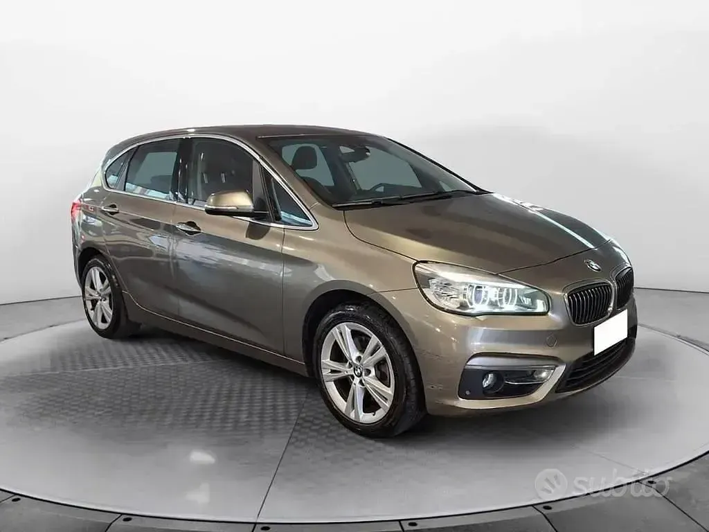 Usata BMW 220 Active Tourer Luxury Line 190 CV (139 kW) 2015 Aqua Monovolume