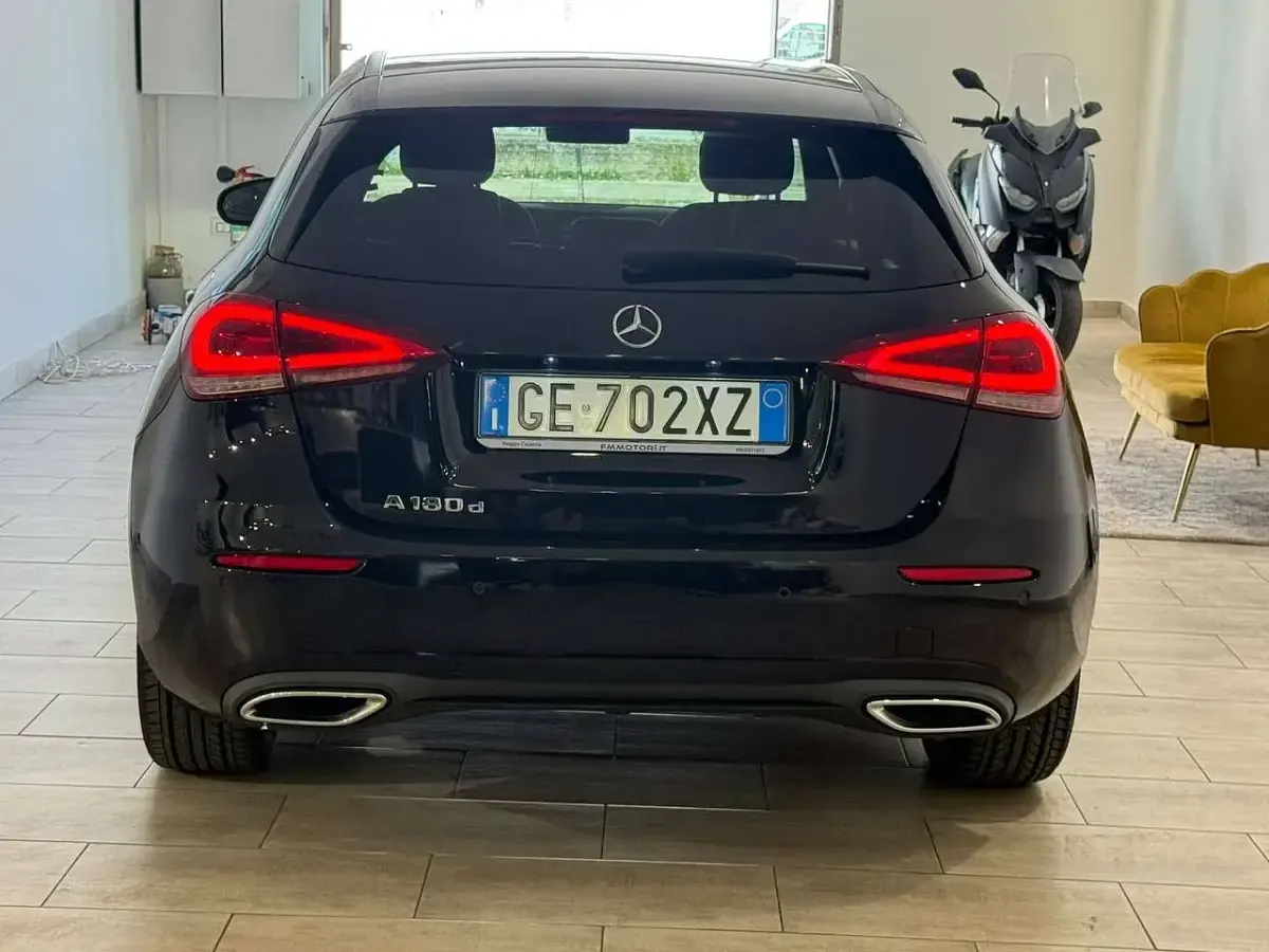 Usata Mercedes 180 116 CV (85 kW) 2021 Nero Berlina