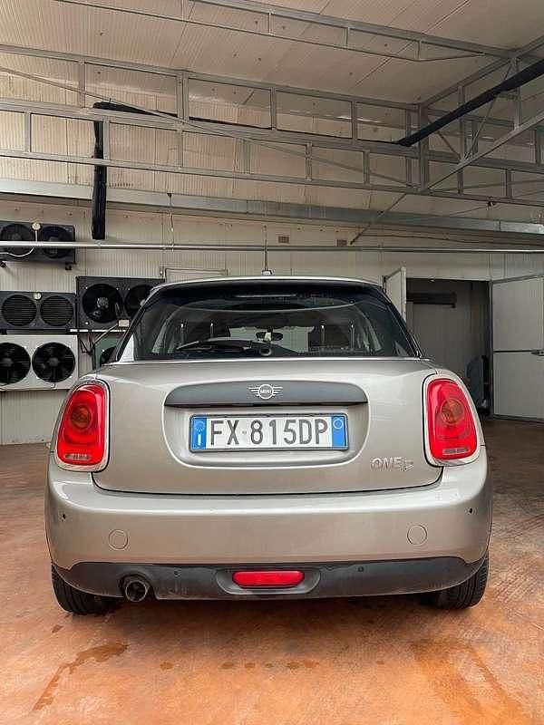 Usata Mini Cooper D 116 CV (85 kW) 2019 Utilitaria