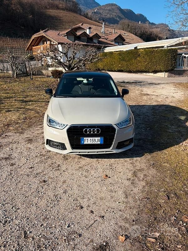 Usata Audi A1 Sportback 90 CV (66 kW) 2018 Grigio Utilitaria