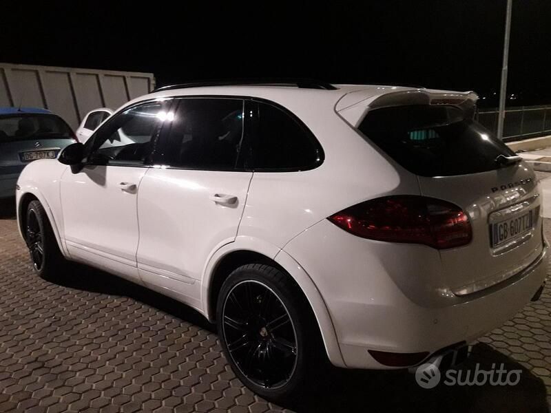 Usata Porsche Cayenne 245 CV (180 kW) 2011 Bianco SUV