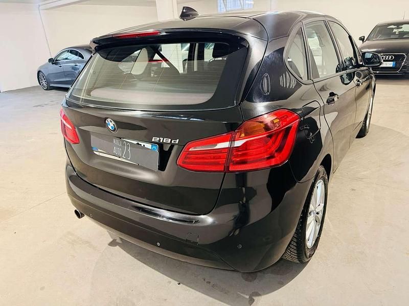 Usata BMW 218 Active Tourer Sport Line 150 CV (110 kW) 2015 Nero Monovolume