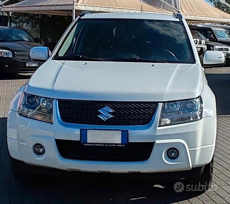 Usata Suzuki Grand Vitara 129 CV (94 kW) 2011 Bianco SUV