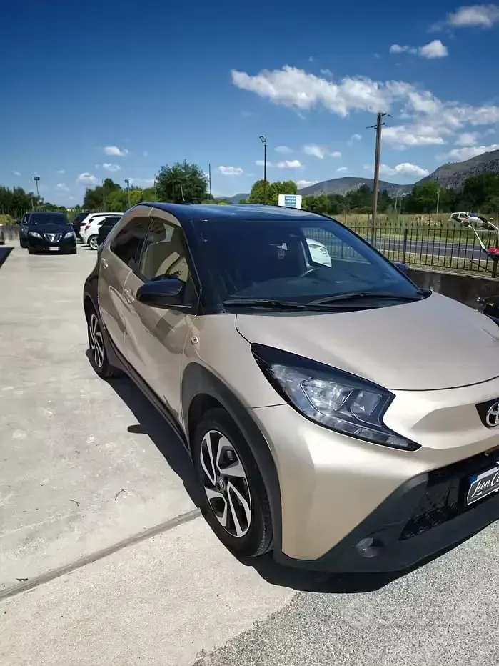 Usata Toyota Aygo X Edition 72 CV (52 kW) 2024 Giallo SUV
