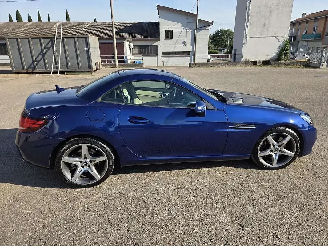 Usata Mercedes SLC200 Premium 184 CV (135 kW) 2019 Blu/azzurro Cabrio