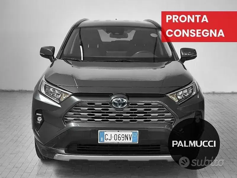 Usata Toyota RAV4 Hybrid Active 218 CV (160 kW) 2022 Grigio SUV