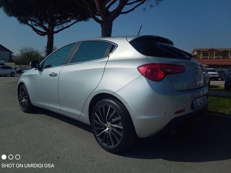 Usata Alfa Romeo Giulietta Distinctive 105 CV (77 kW) 2011 Grigio Utilitaria