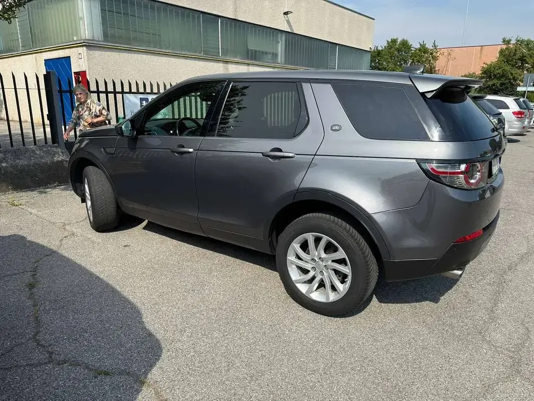 Usata Land Rover Discovery Sport SE 150 CV (110 kW) 2018 Grigio SUV