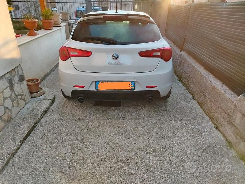 Usata Alfa Romeo Giulietta 2011 Bianco Utilitaria