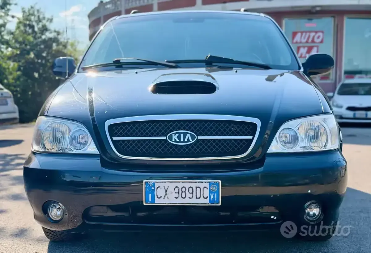 Usata Kia Carnival 145 CV (106 kW) 2005 Nero Monovolume
