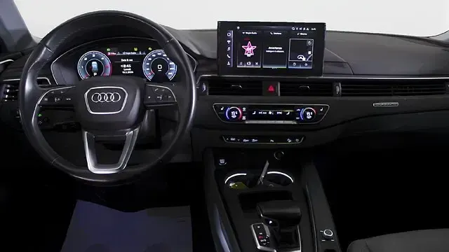 Usata Audi A4 Allroad Business 204 CV (150 kW) 2023 2d blu navarra metallizzato Station wagon