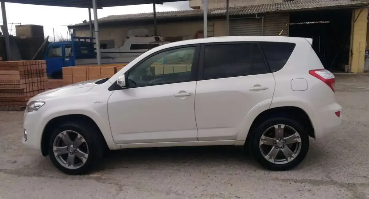 Usata Toyota RAV4 Luxury 150 CV (110 kW) 2010 SUV