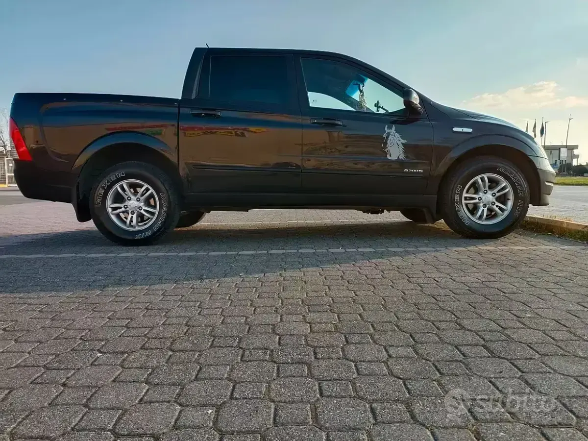Usata SsangYong Actyon 141 CV (103 kW) 2010 Nero Cabrio