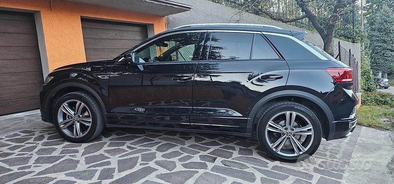 Usata VW T-Roc 150 CV (110 kW) 2021 Nero SUV