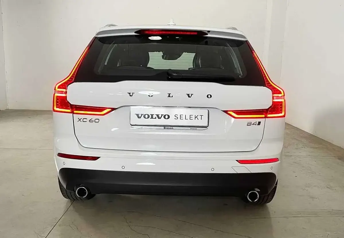 Usata Volvo XC60 Business Edition 211 CV (155 kW) 2020 Bianco SUV