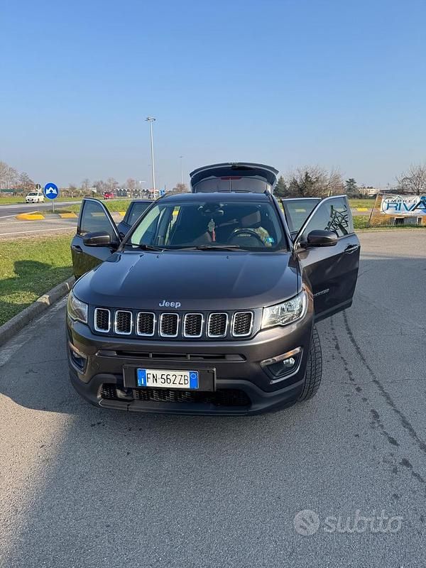 Usata Jeep Compass 120 CV (88 kW) 2018 Grigio SUV