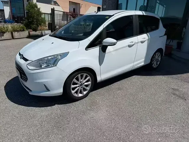 Usata Ford B-MAX Business Edition 95 CV (69 kW) 2015 Bianco Monovolume