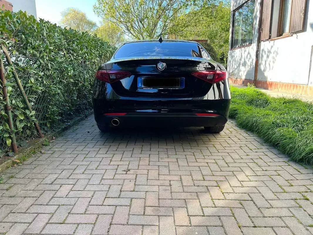 Usata Alfa Romeo Giulia 160 CV (117 kW) 2022 Nero Berlina
