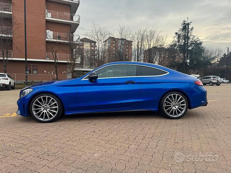 Usata Mercedes C300 AMG line 245 CV (180 kW) 2019 Nero Coupé
