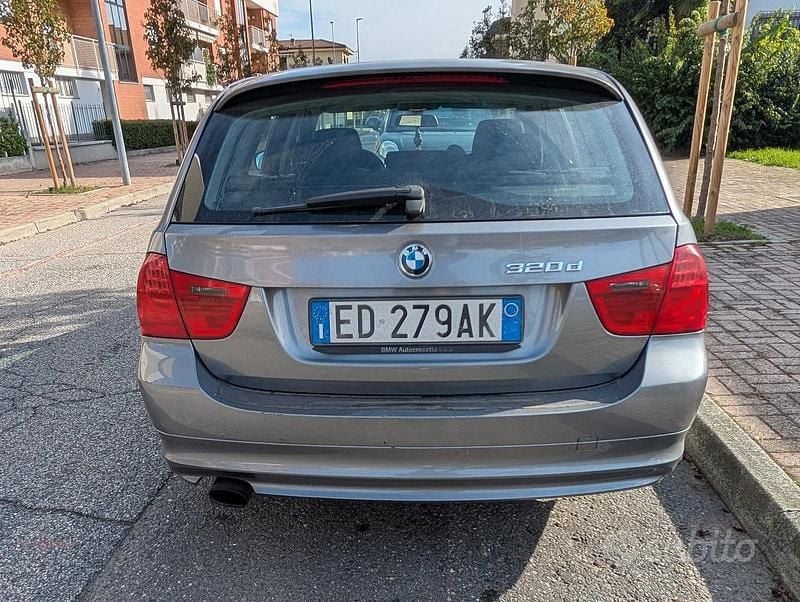 Usata BMW 320 184 CV (135 kW) 2010 Grigio Berlina