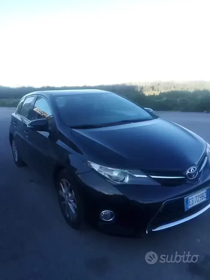 Usata Toyota Auris 99 CV (72 kW) 2013 Berlina
