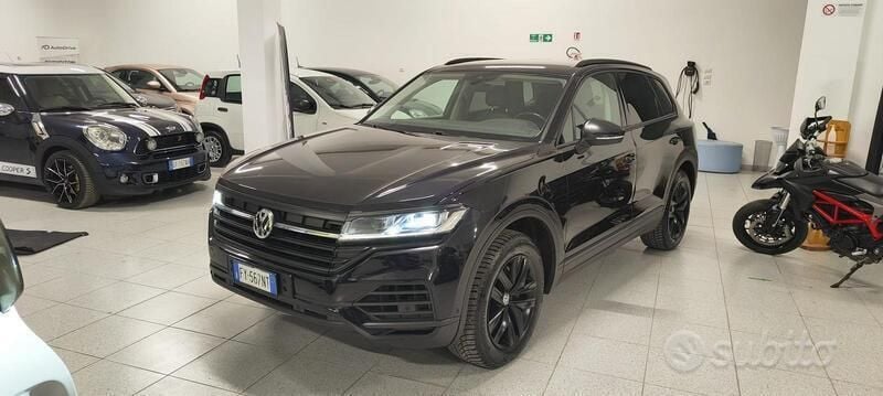 Usata VW Touareg 240 CV (176 kW) 2019 Nero SUV